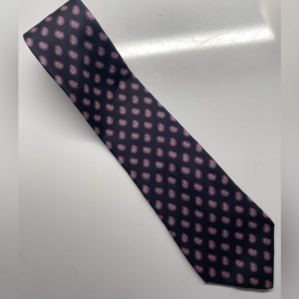 Oleg Cassini 100% Silk Vintage Black and Purple‎ Paisley Tie W